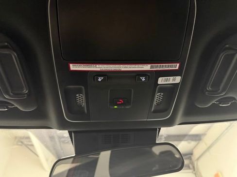 Used 2025 Toyota Camry SE image 19