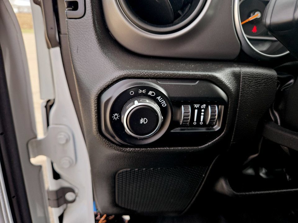 Used 2022 Jeep Wrangler Unlimited Sport AWD/4WD image 17