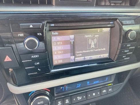 Used 2016 Toyota Corolla LE FWD image 21