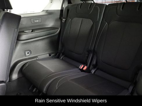 Used 2023 Jeep Grand Cherokee L Laredo w/ Luxury Tech Group I AWD/4WD image 17