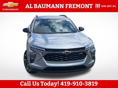 Used 2025 Chevrolet Trax RS w/ Driver Confidence Package FWD image 8