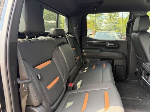 Used 2025 GMC Sierra 1500 AT4 w/ Technology Package AWD/4WD image 25