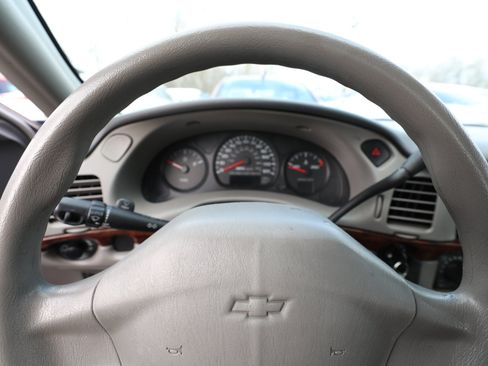 Used 2005 Chevrolet Impala w/ Preferred Equipment Group image 15