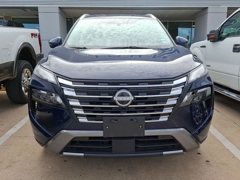Used 2026 Nissan Rogue SL FWD image 4