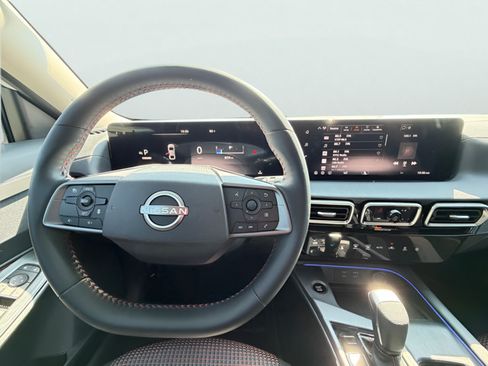 Certified 2026 Nissan Sentra SR w/ Floor Mat Package FWD image 26