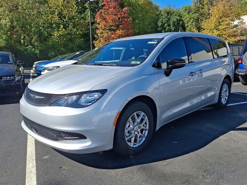 New 2026 Chrysler Voyager LX image 2