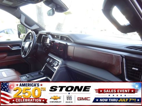 Certified 2025 GMC Sierra 2500 Denali Ultimate AWD/4WD image 17