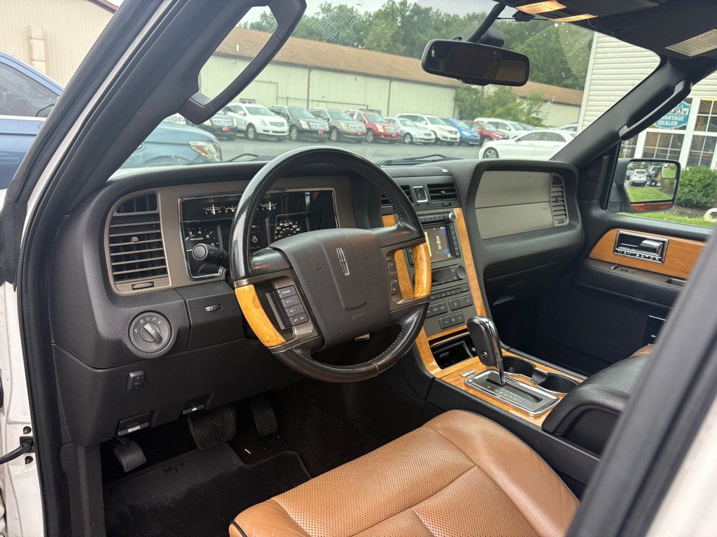 Used 2014 Lincoln Navigator L 4WD w/ Equipment Group 101A image 16
