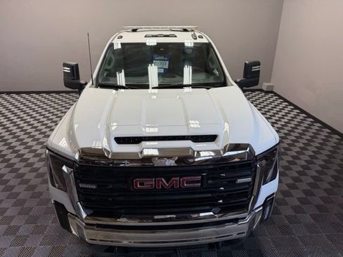 Used 2024 GMC Sierra 2500 Pro w/ Convenience Package AWD/4WD image 5