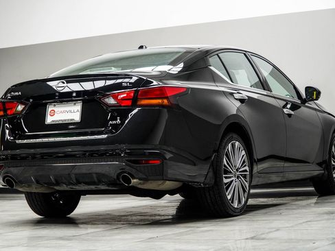 Used 2023 Nissan Altima 2.5 SL AWD/4WD image 12