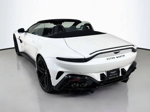 Used 2026 Aston Martin V8 Vantage S RWD image 5