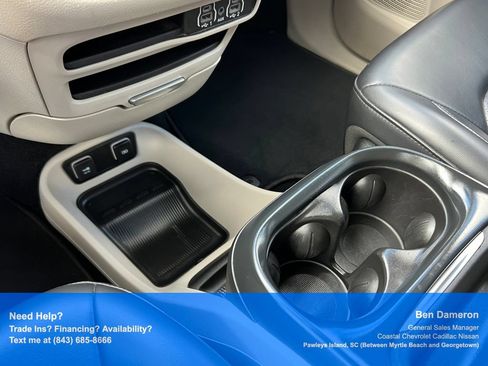 Used 2021 Chrysler Voyager Lxi FWD image 40