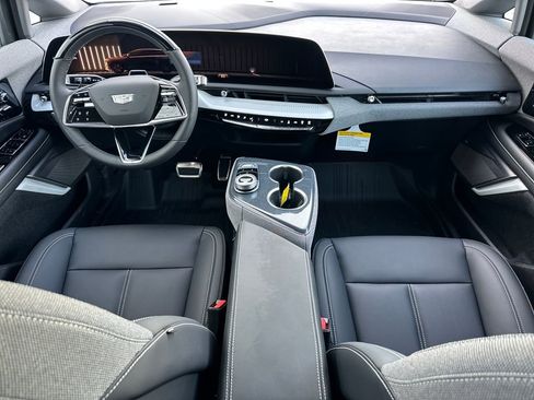 New 2026 Cadillac Optiq Luxury 1 image 13
