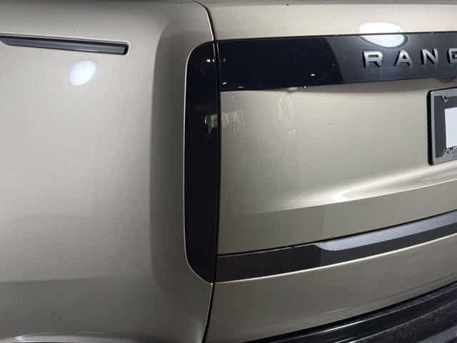 Used 2025 Land Rover Range Rover SE AWD/4WD image 13