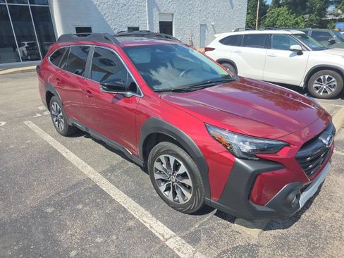 Used 2024 Subaru Outback Limited XT AWD/4WD image 3