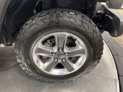 Used 2021 Jeep Wrangler Unlimited Sahara AWD/4WD image 14