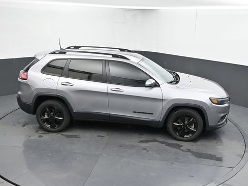 Used 2019 Jeep Cherokee Latitude Plus FWD image 15