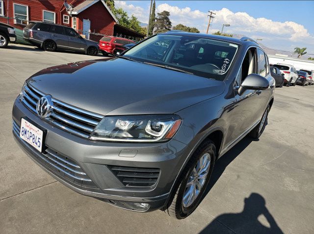 Used 2016 Volkswagen Touareg Sport AWD/4WD image 1