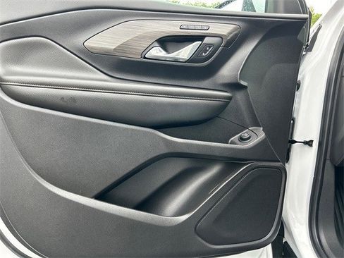 Used 2021 GMC Terrain SLT image 18