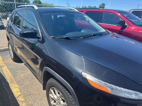 Used 2014 Jeep Cherokee Latitude w/ Comfort/Convenience Group AWD/4WD image 24