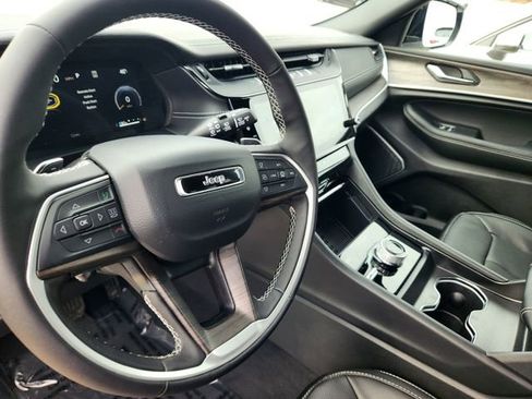 New 2026 Jeep Grand Cherokee Limited AWD/4WD image 12