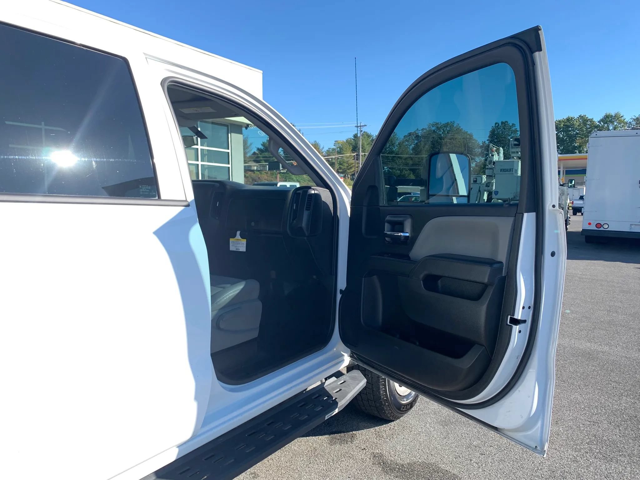 Used 2017 Chevrolet Silverado 3500 W/T AWD/4WD image 22