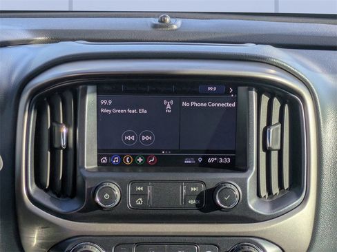 Used 2022 Chevrolet Colorado Z71 w/ Safety Package image 18