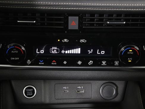 Used 2021 Nissan Rogue SL w/ Premium Package image 23