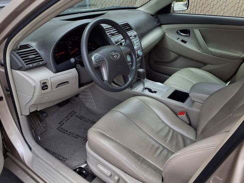 Used 2009 Toyota Camry LE image 14