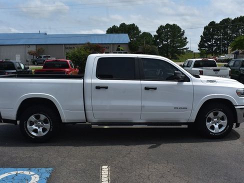 Used 2025 RAM 1500 Big Horn AWD/4WD image 4