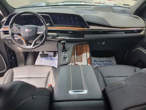Certified 2022 Cadillac Escalade Luxury AWD/4WD image 18