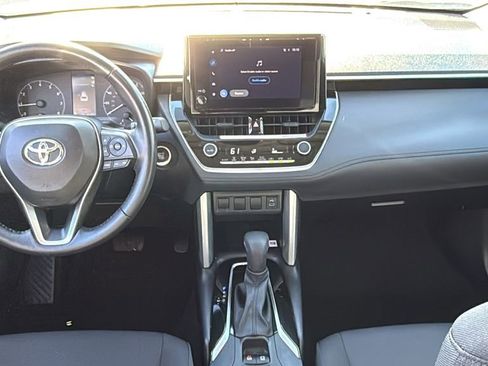 Used 2023 Toyota Corolla Cross LE image 13
