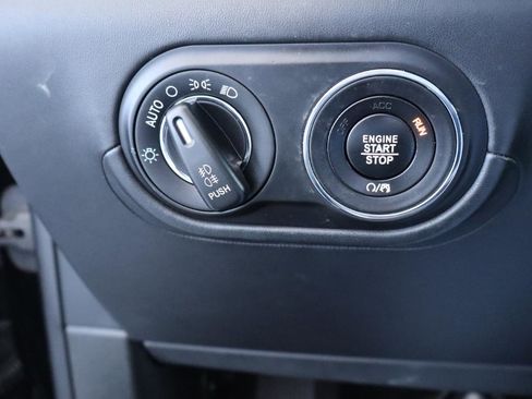 Used 2017 Maserati Levante w/ Luxury Package image 25