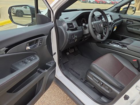 New 2026 Honda Ridgeline Black Edition image 10