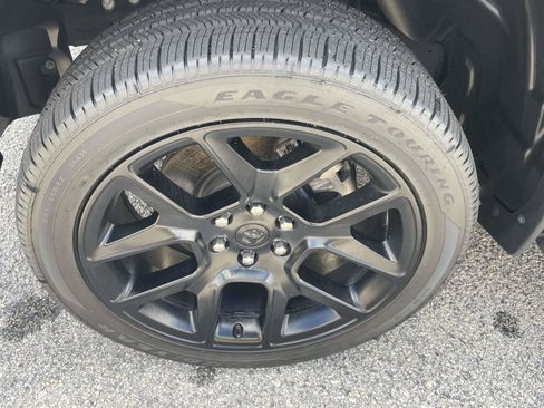 Used 2023 RAM 1500 Laramie AWD/4WD image 8
