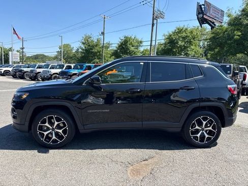 Used 2025 Jeep Compass Limited AWD/4WD image 18