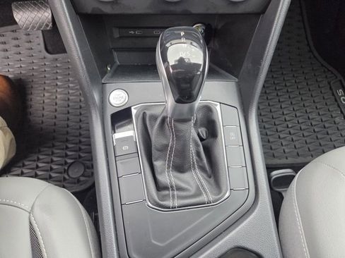 Used 2022 Volkswagen Taos SE w/ IQ.Drive SE Package image 11