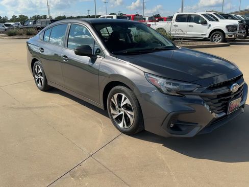 Used 2024 Subaru Legacy Premium image 3