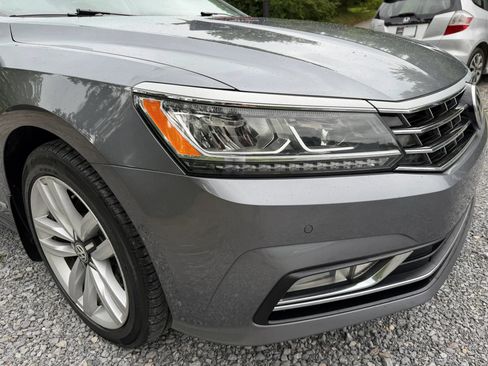 Used 2016 Volkswagen Passat 3.6 SEL Premium FWD image 12