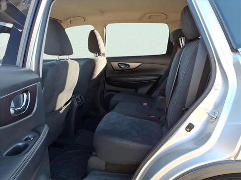 Used 2015 Nissan Rogue S image 7
