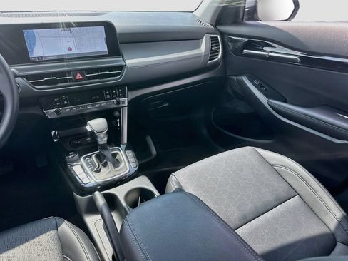 Certified 2025 Kia Seltos EX FWD image 23