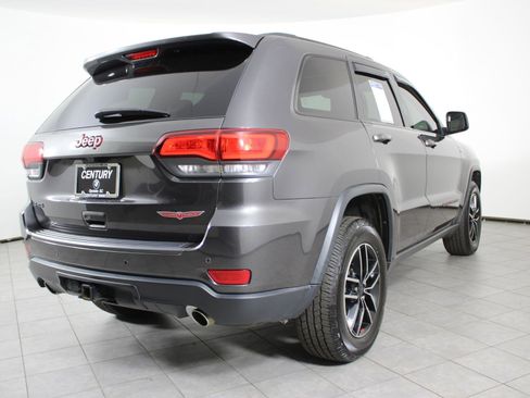 Used 2019 Jeep Grand Cherokee Trailhawk image 9