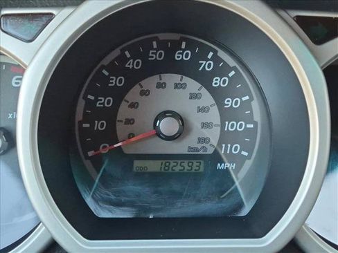 Used 2005 Toyota 4Runner SR5 AWD/4WD image 7