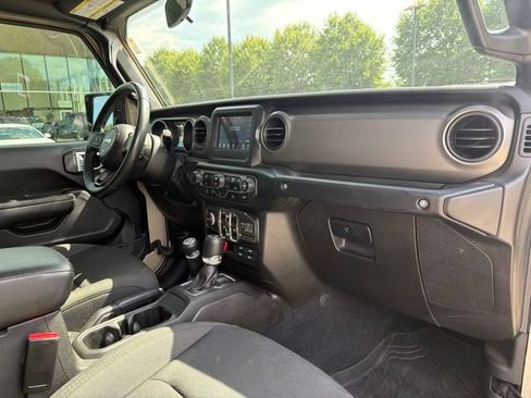 Used 2022 Jeep Gladiator Sport AWD/4WD image 28