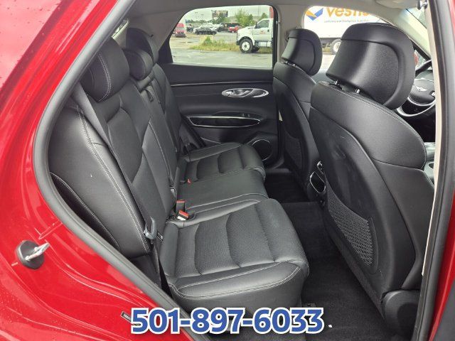 Used 2025 Genesis GV70 2.5T AWD/4WD image 18