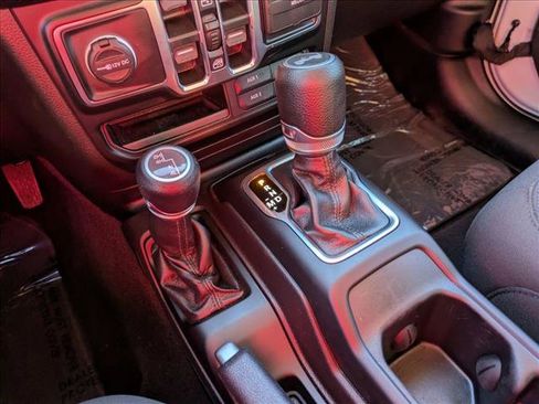 Used 2021 Jeep Wrangler Unlimited Sport image 13