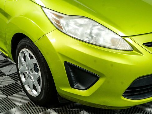 Used 2013 Ford Fiesta SE FWD image 33
