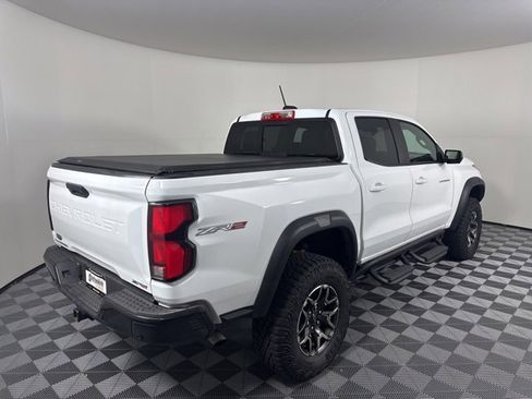 Used 2023 Chevrolet Colorado ZR2 w/ ZR2 Convenience Package III image 2