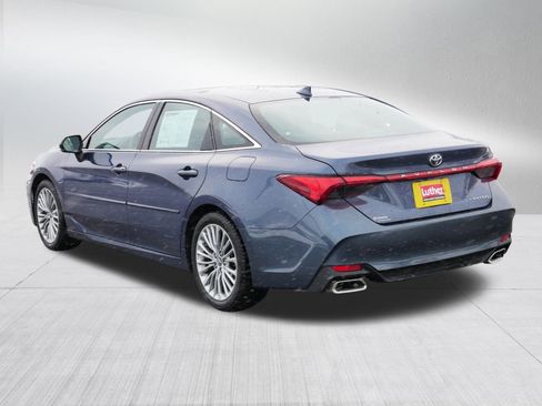 Used 2020 Toyota Avalon Limited image 5