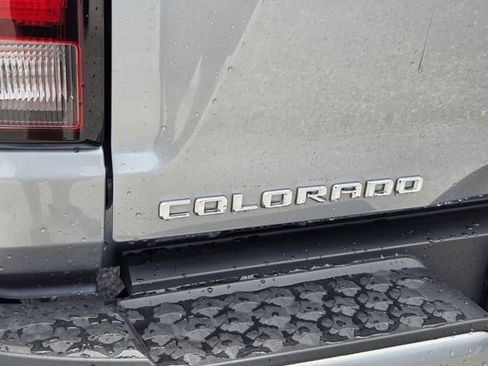 Used 2024 Chevrolet Colorado LT w/ LT Convenience Package III RWD image 12